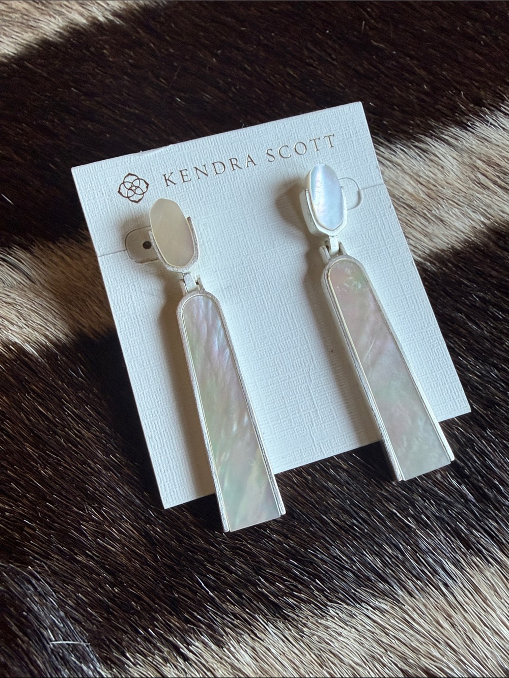 Kendra Scott Iridescent Mother-of-Pearl Drop Earrings - Pearlescent White